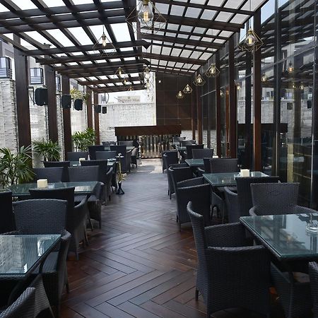 Inde Hotel Chattarpur New Delhi Exteriör bild