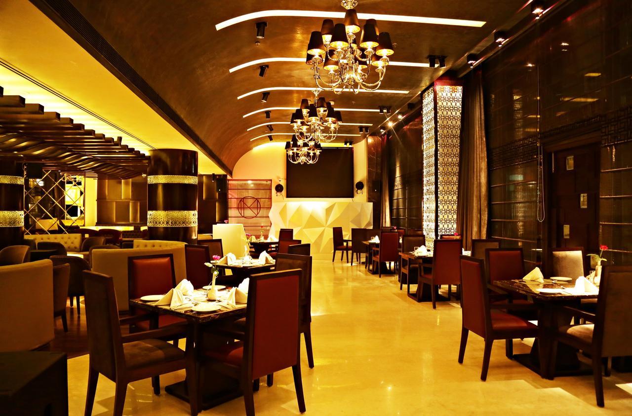 Inde Hotel Chattarpur New Delhi Exteriör bild