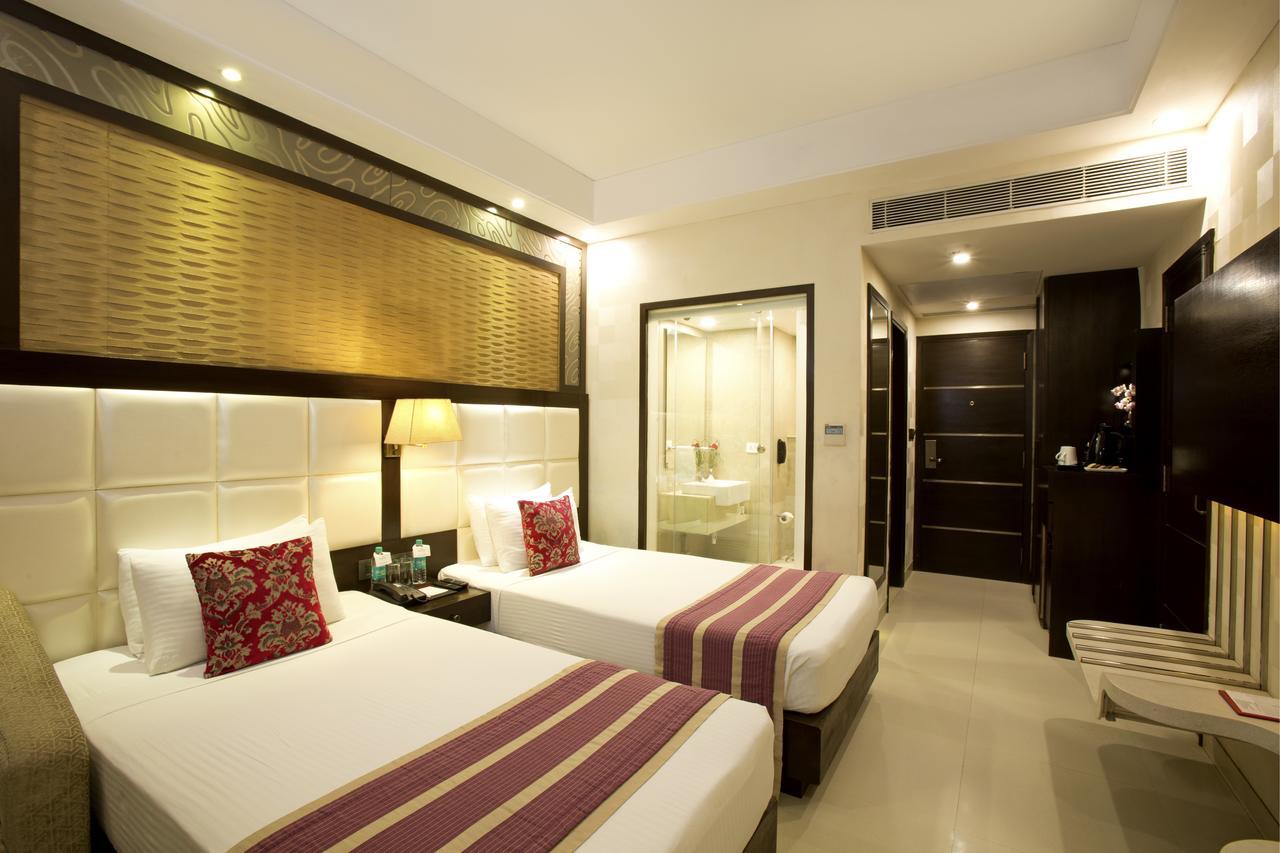 Inde Hotel Chattarpur New Delhi Exteriör bild