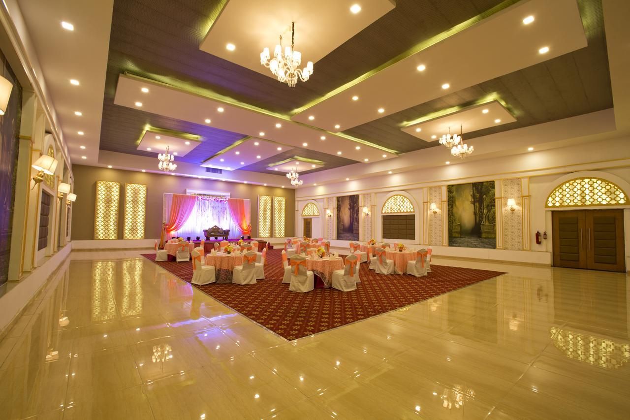 Inde Hotel Chattarpur New Delhi Exteriör bild