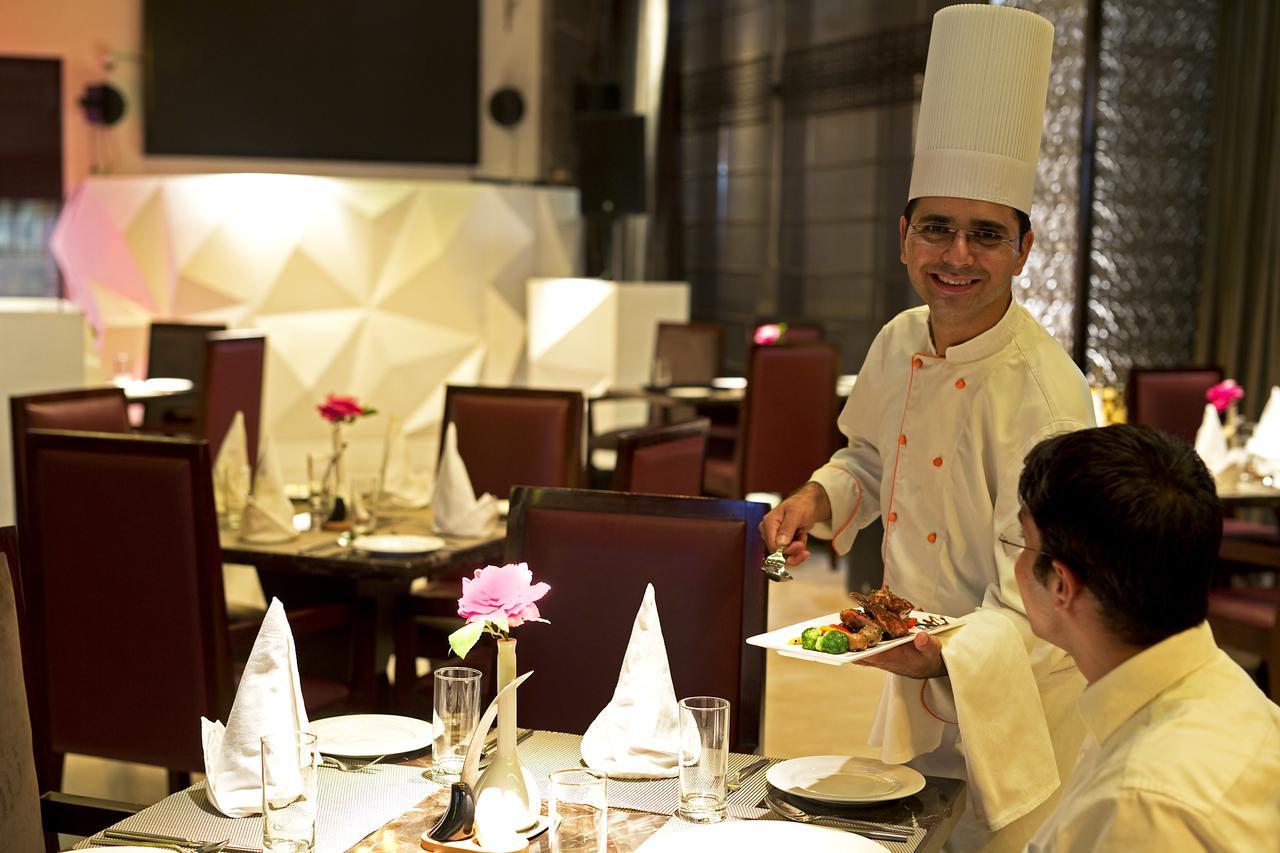 Inde Hotel Chattarpur New Delhi Exteriör bild