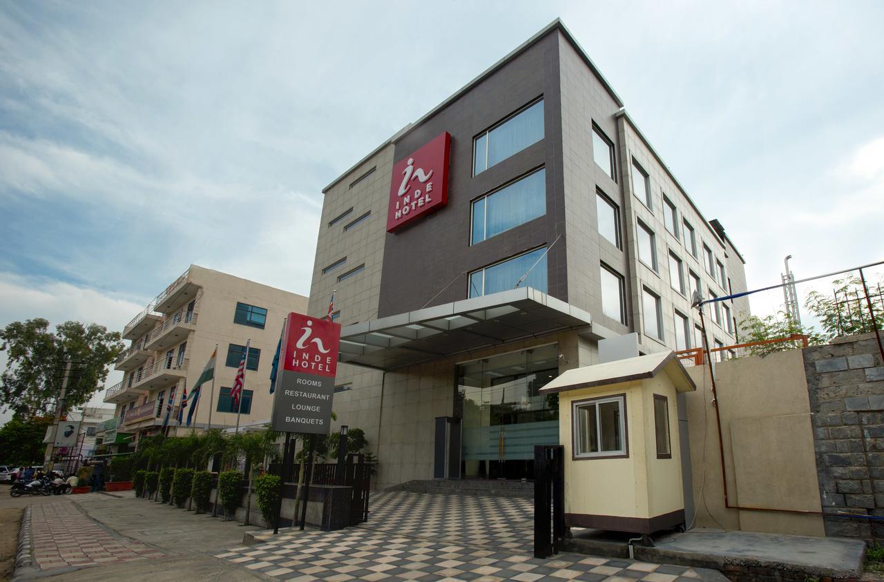 Inde Hotel Chattarpur New Delhi Exteriör bild