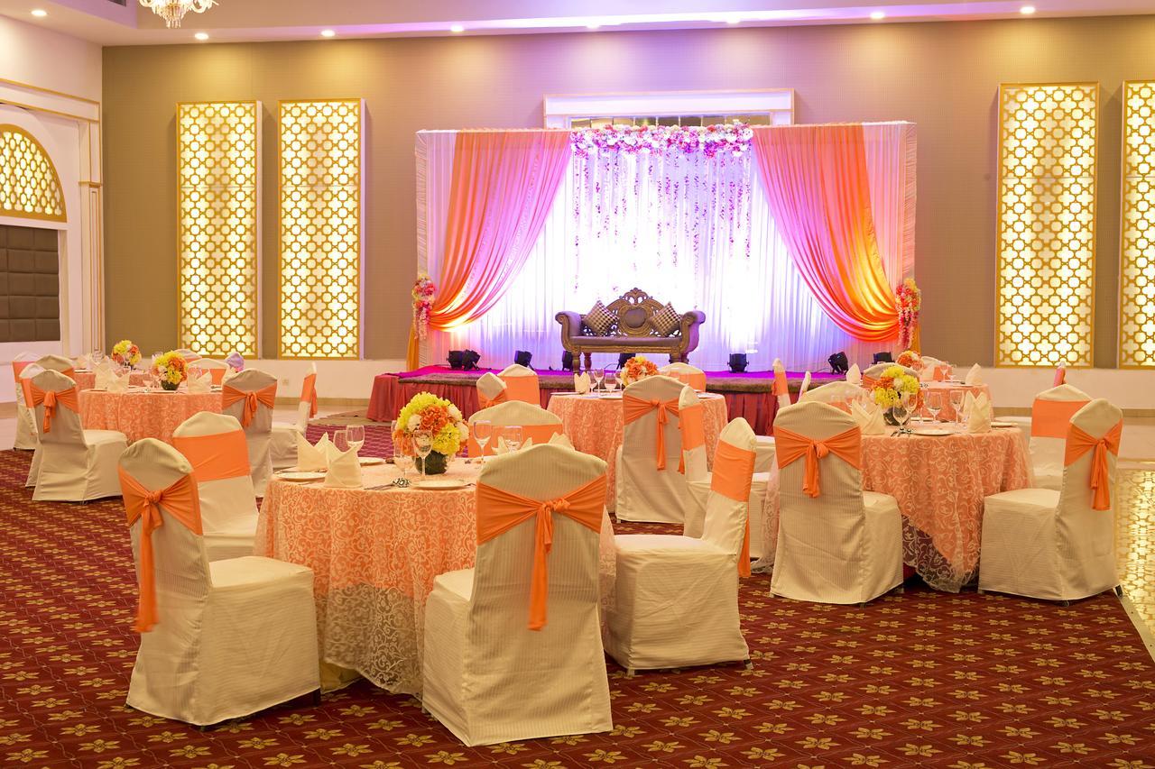 Inde Hotel Chattarpur New Delhi Exteriör bild