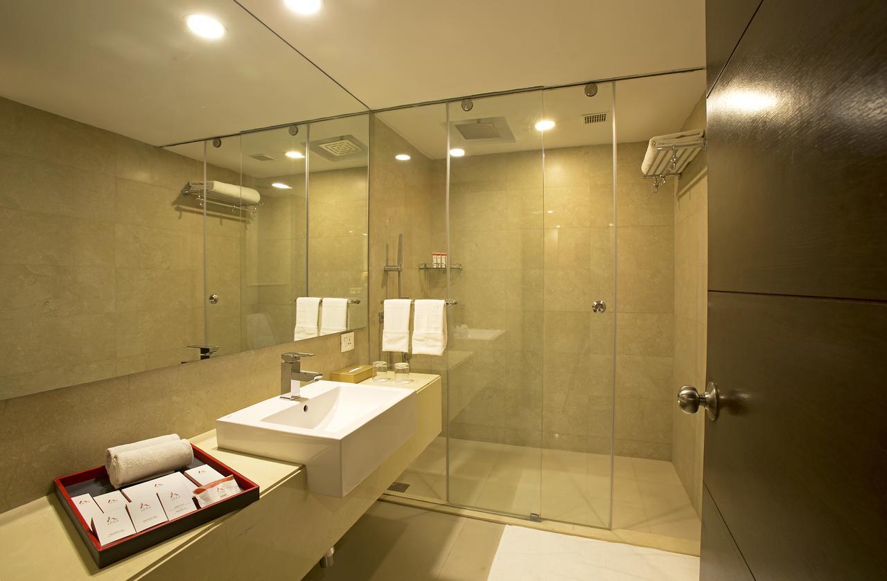 Inde Hotel Chattarpur New Delhi Exteriör bild