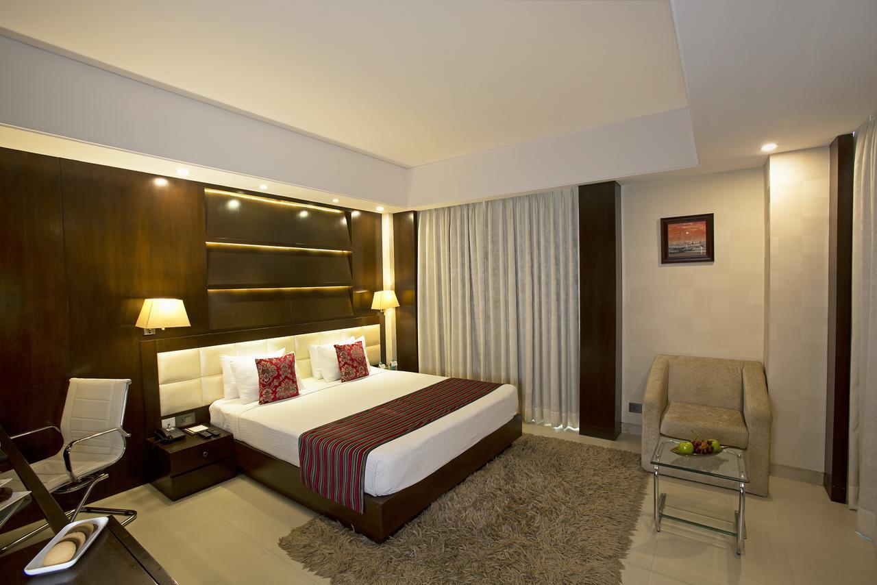 Inde Hotel Chattarpur New Delhi Exteriör bild